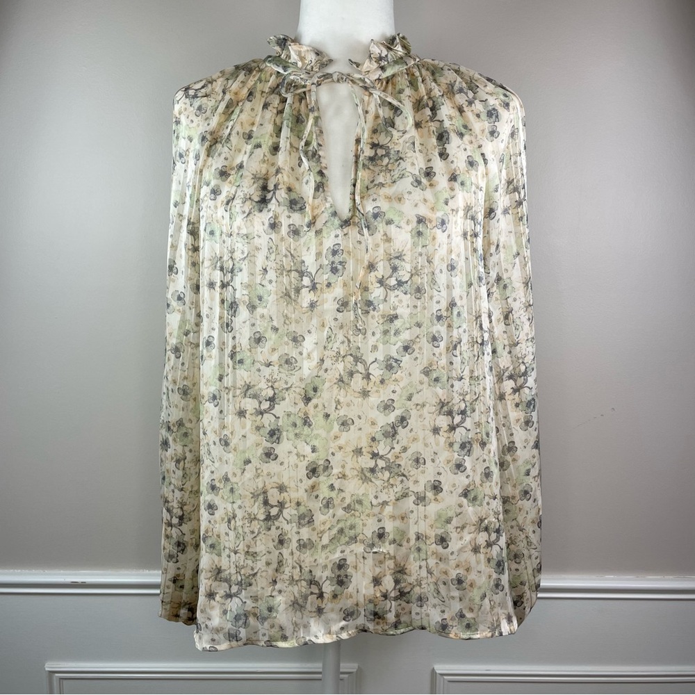H&M Long Sleeve V-Neck Blouse with Smocking. SZ:XS.